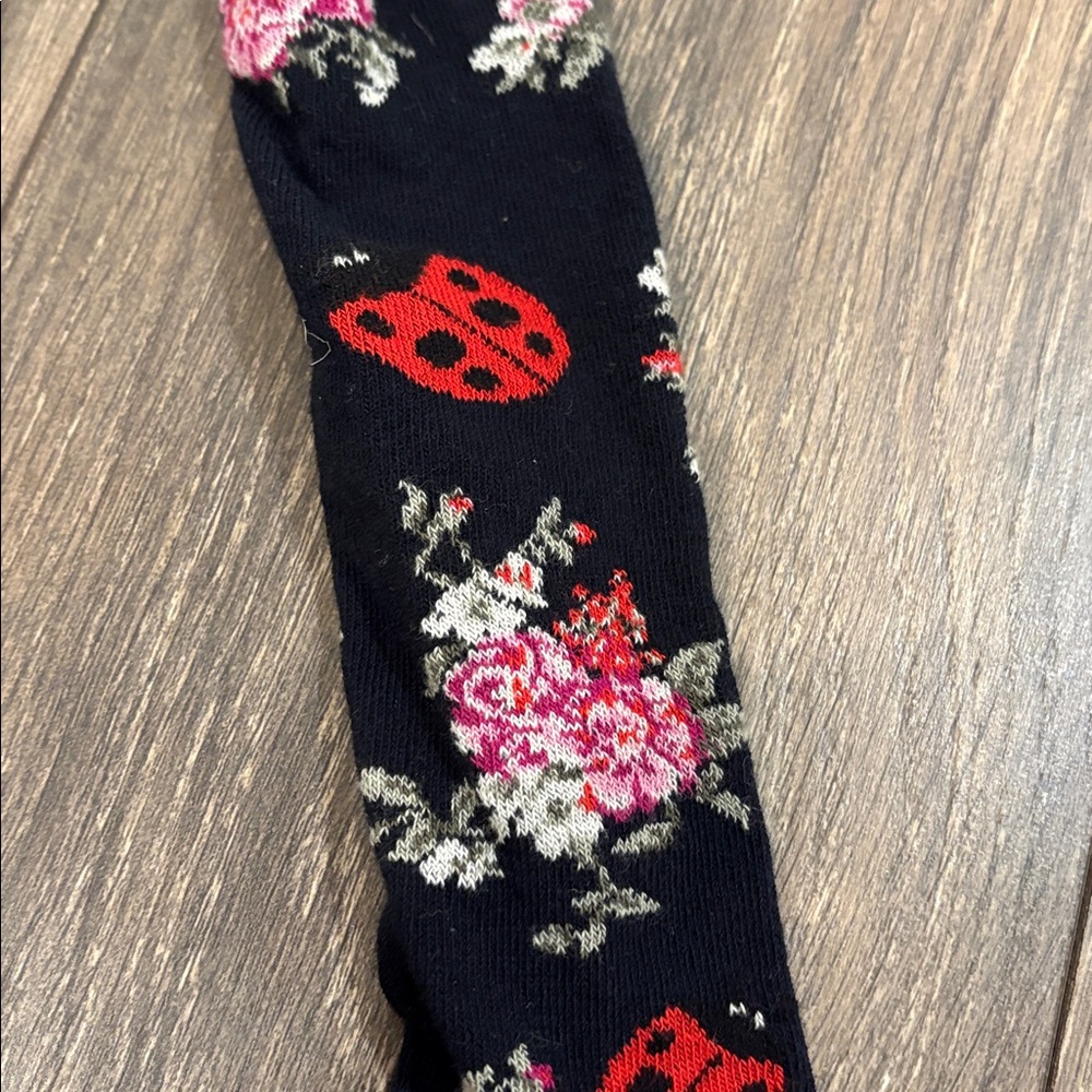 NEVER WORN Girls Dolce & Gabbana Black Tights w/Red & Pink Floral Ladybug Design - Picture 3 of 3
